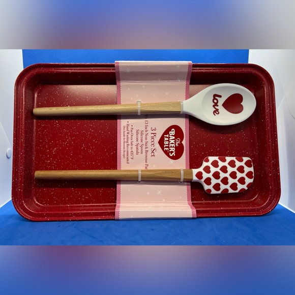 Kitchen 3 Piece Brownie Pan And Utensil Set Poshmark